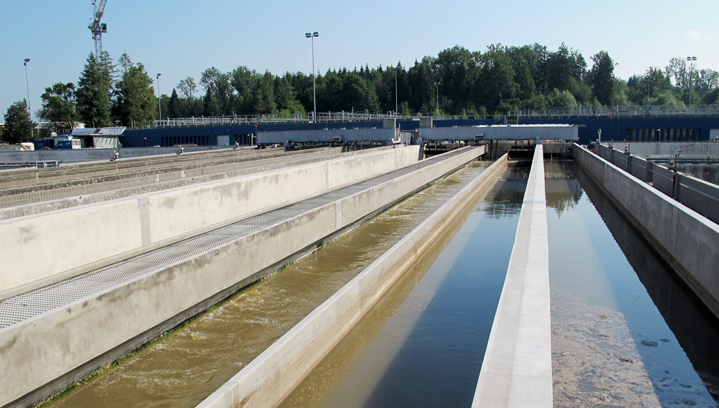 Holdbar reparation og beskyttelse af åbne spildevandstanke og bassiner